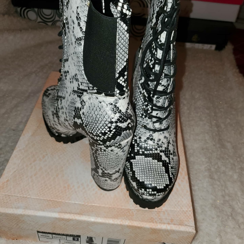 Women boots